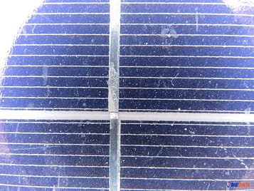 Note the missing busbar_ no matter how efficient the underlying cell, the panel construction determines final output (2)